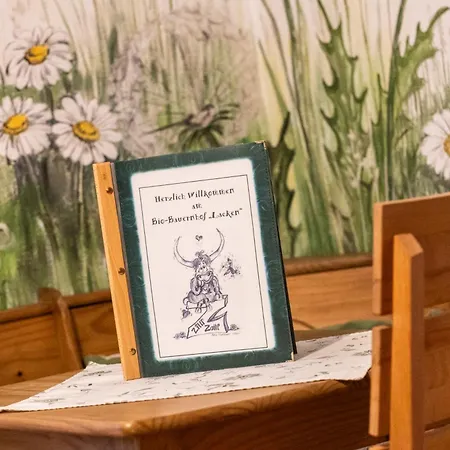 בית חווה Biobauernhof Lacken Strohmarkt